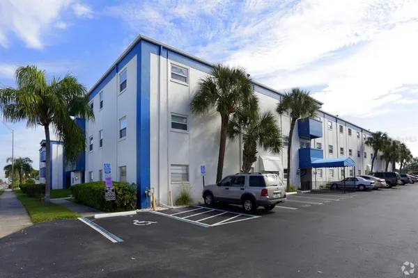 $1,695 | 350 79th Avenue North, Unit 134, St. Petersburg, FL 33702