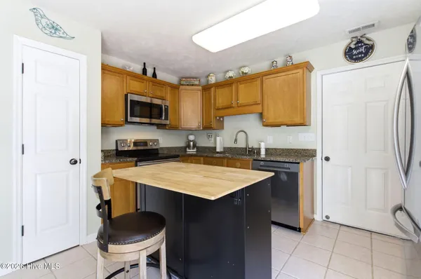 $335,000 | 207 Portland Place, Hubert, NC 28539