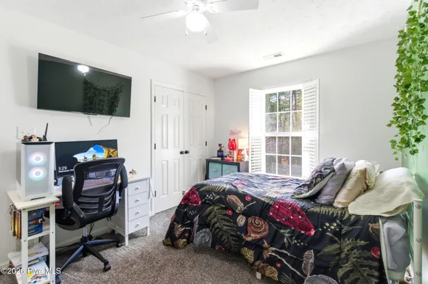 $335,000 | 207 Portland Place, Hubert, NC 28539