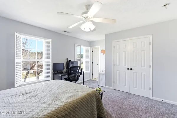 $335,000 | 207 Portland Place, Hubert, NC 28539