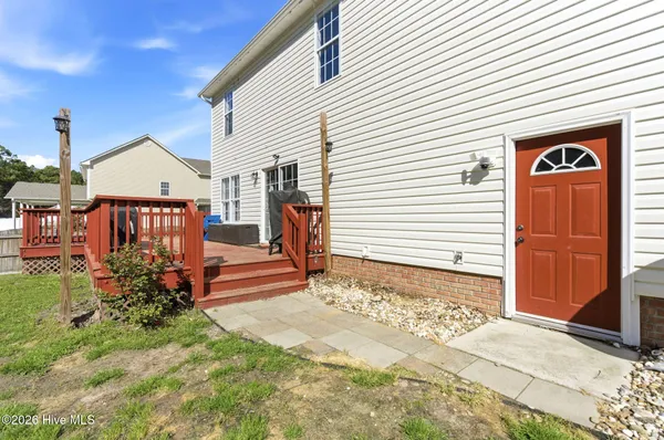 $335,000 | 207 Portland Place, Hubert, NC 28539