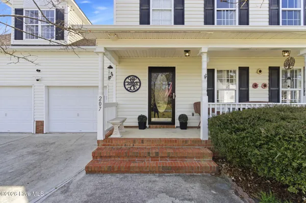 $335,000 | 207 Portland Place, Hubert, NC 28539
