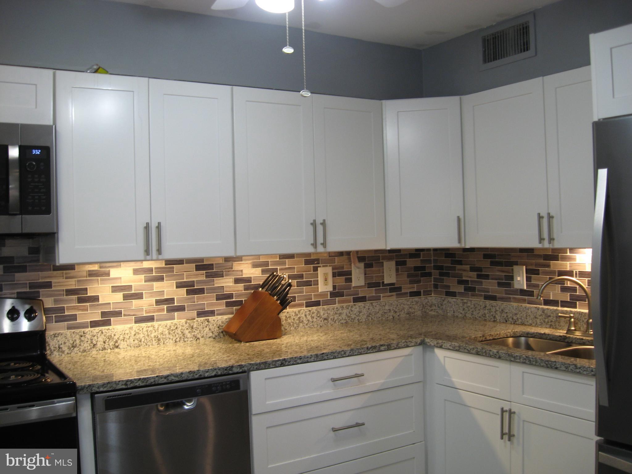 2901 Fallstaff Road, Unit 102 Baltimore, MD 21209 - Photo 3 of 28 Brand new kosher eat-in kitchen!!
