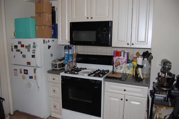 $2,700 | 106 11th Street, Unit 3, Hoboken, NJ 07030