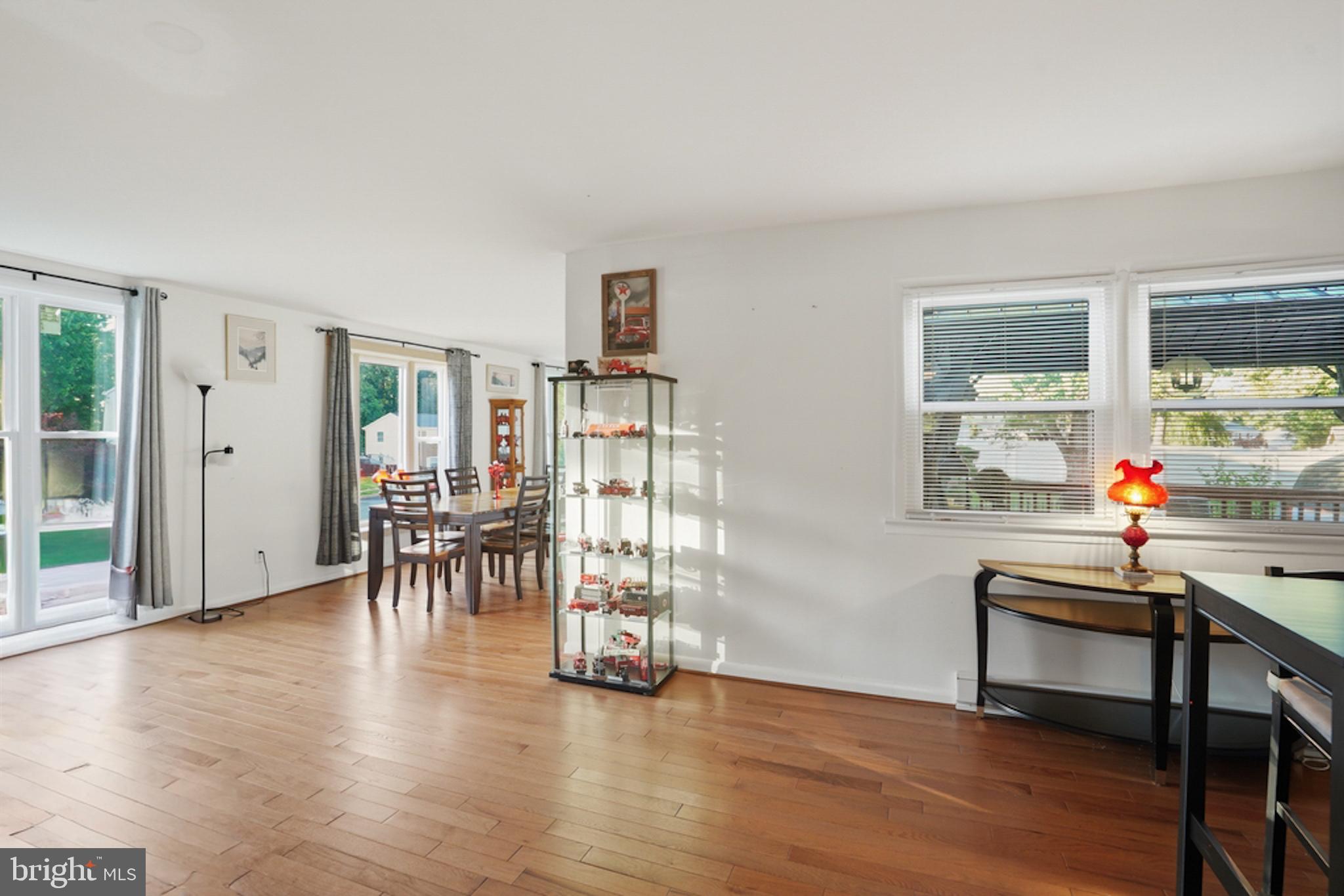 13203 Delaney Road Woodbridge, VA 22193 - Photo 16 of 43 Bright and airy living space awaits.