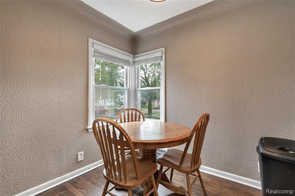 1889 Harvard Road Berkley, MI 48072 - Photo 8 of 42