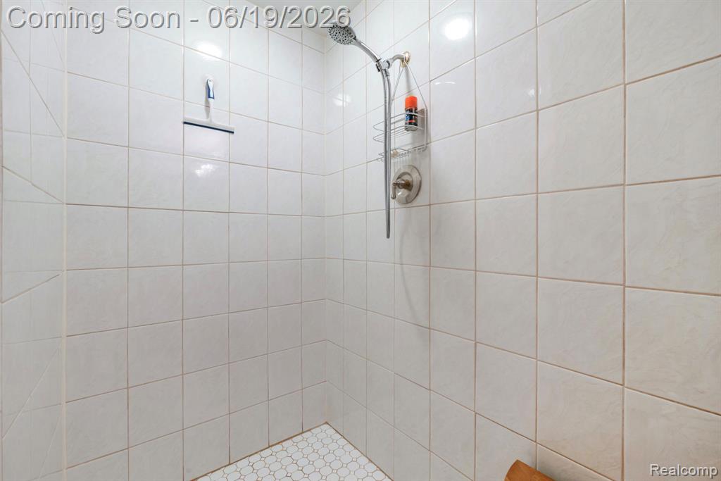 1902 Grayslake Drive Rochester Hills, MI 48306 - Photo 55 of 76