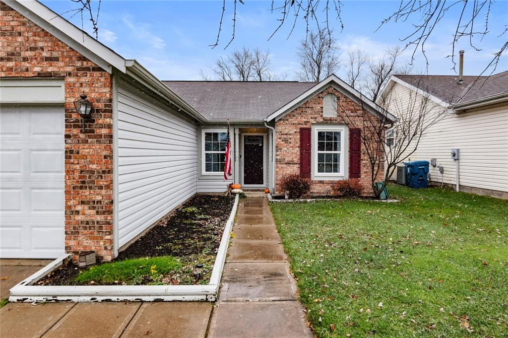 11704 Rothe Way Indianapolis, IN 46229 - Photo 3 of 19 Gallery Image 3