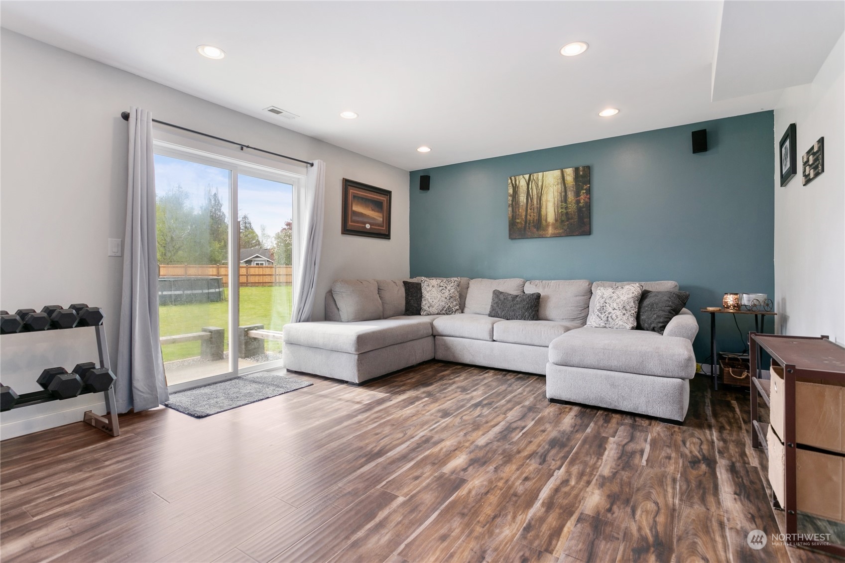 310 Allison Way Nooksack, WA 98276 - Photo 23 of 35 a living room with furniture and a large window
