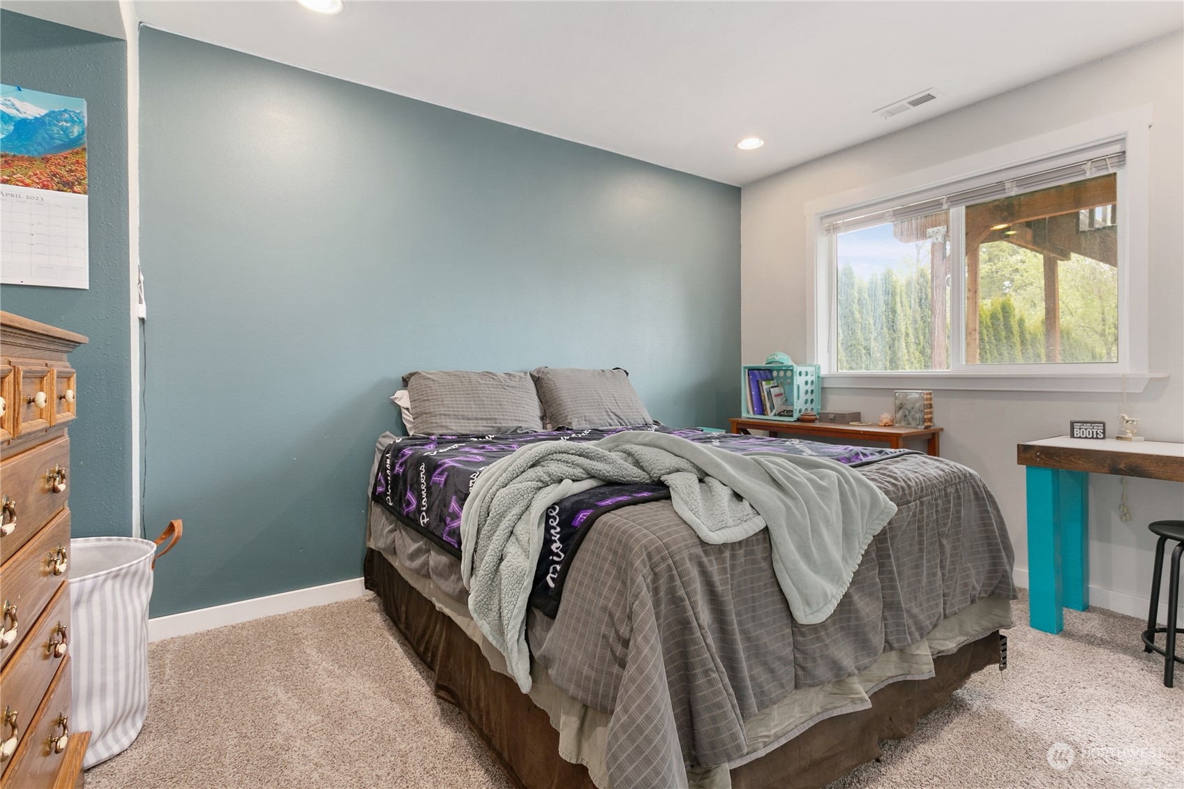 310 Allison Way Nooksack, WA 98276 - Photo 25 of 35 a bedroom with a bed and a window