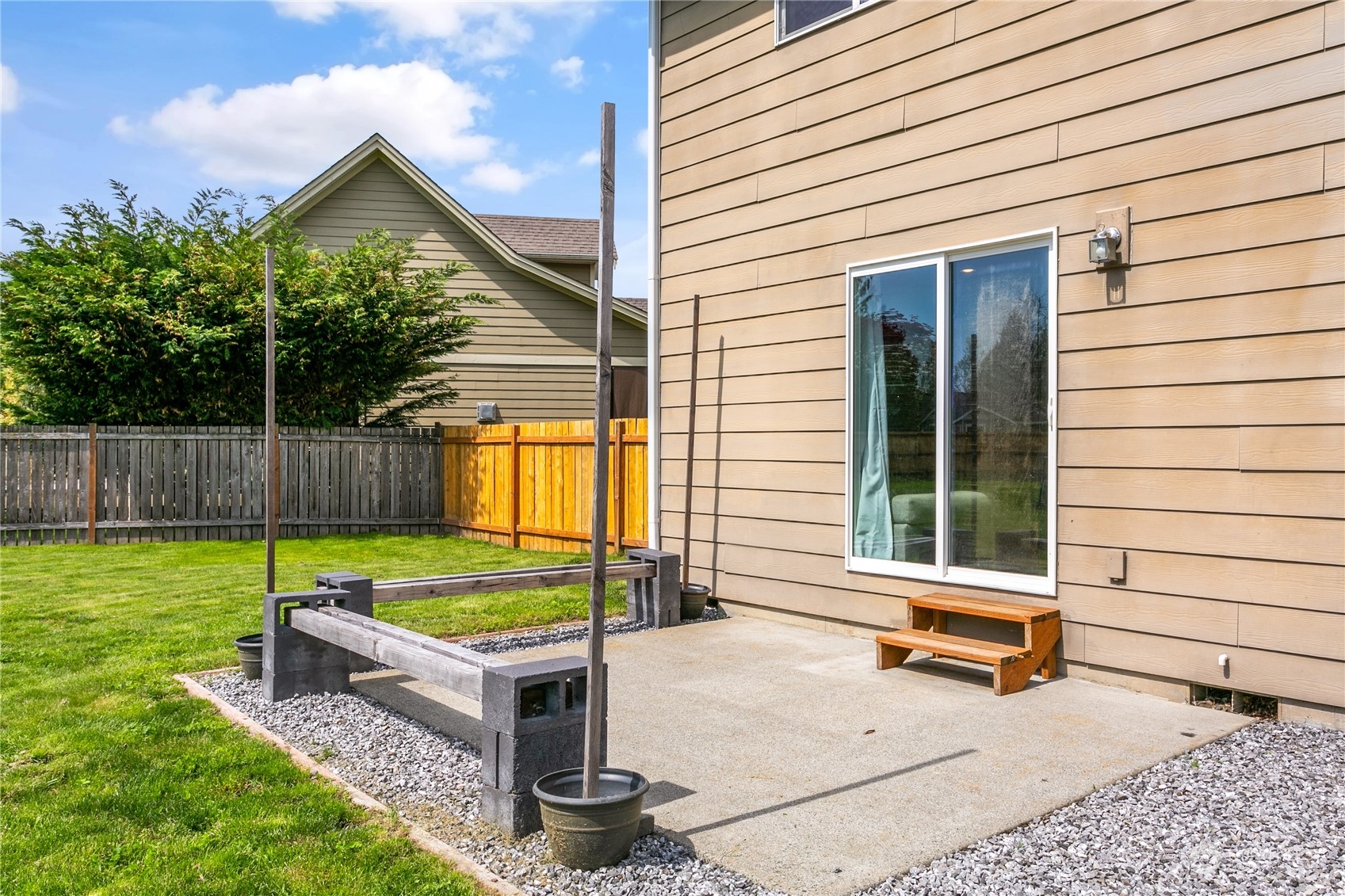 310 Allison Way Nooksack, WA 98276 - Photo 34 of 35 a backyard of a house with table and chairs