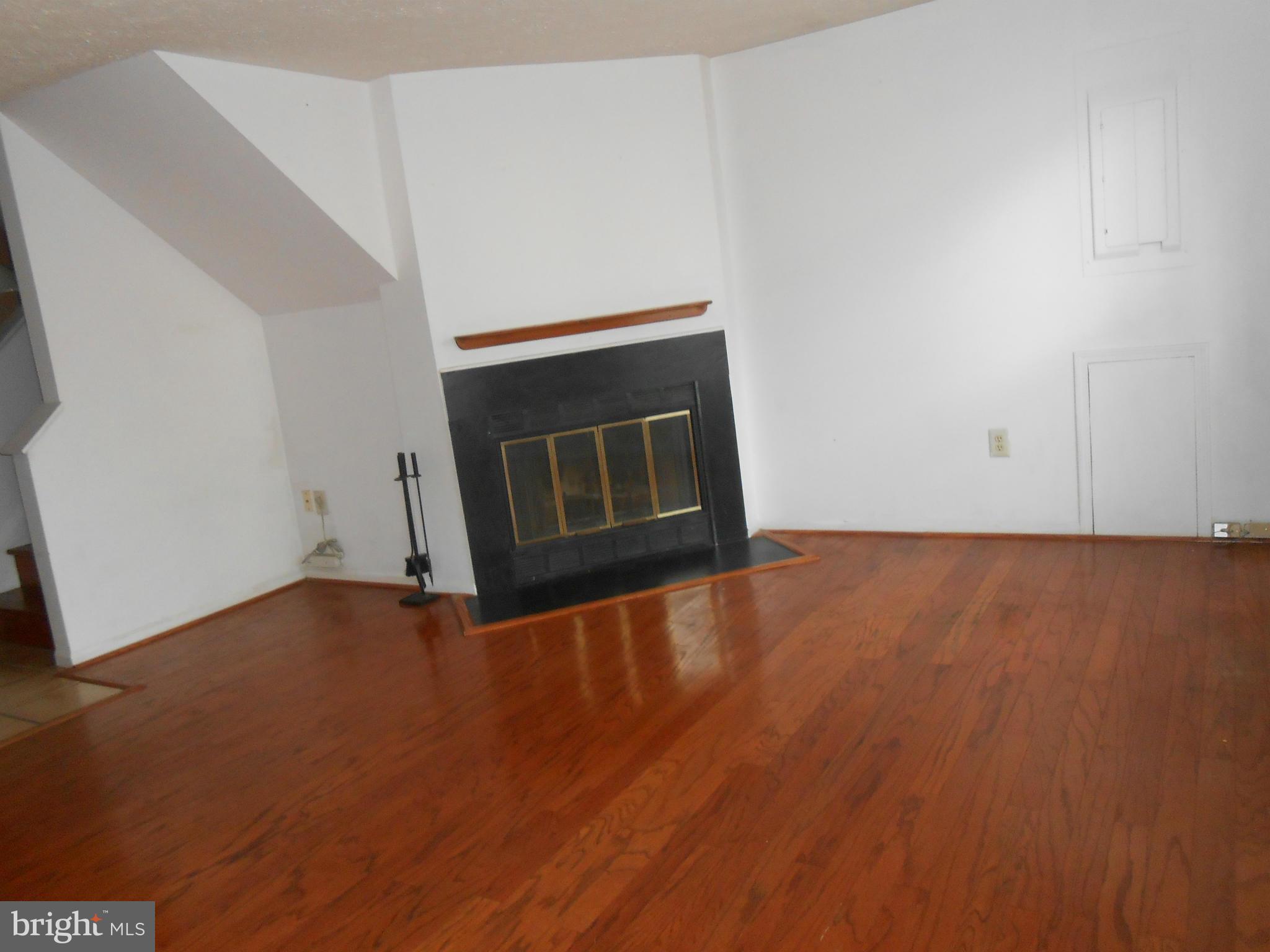 322 Legato Terrace Silver Spring, MD 20901 - Photo 3 of 12 Living Room