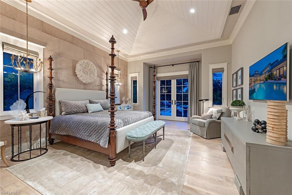 3170 Crayton Road Naples, FL 34103 - Photo 14 of 35
