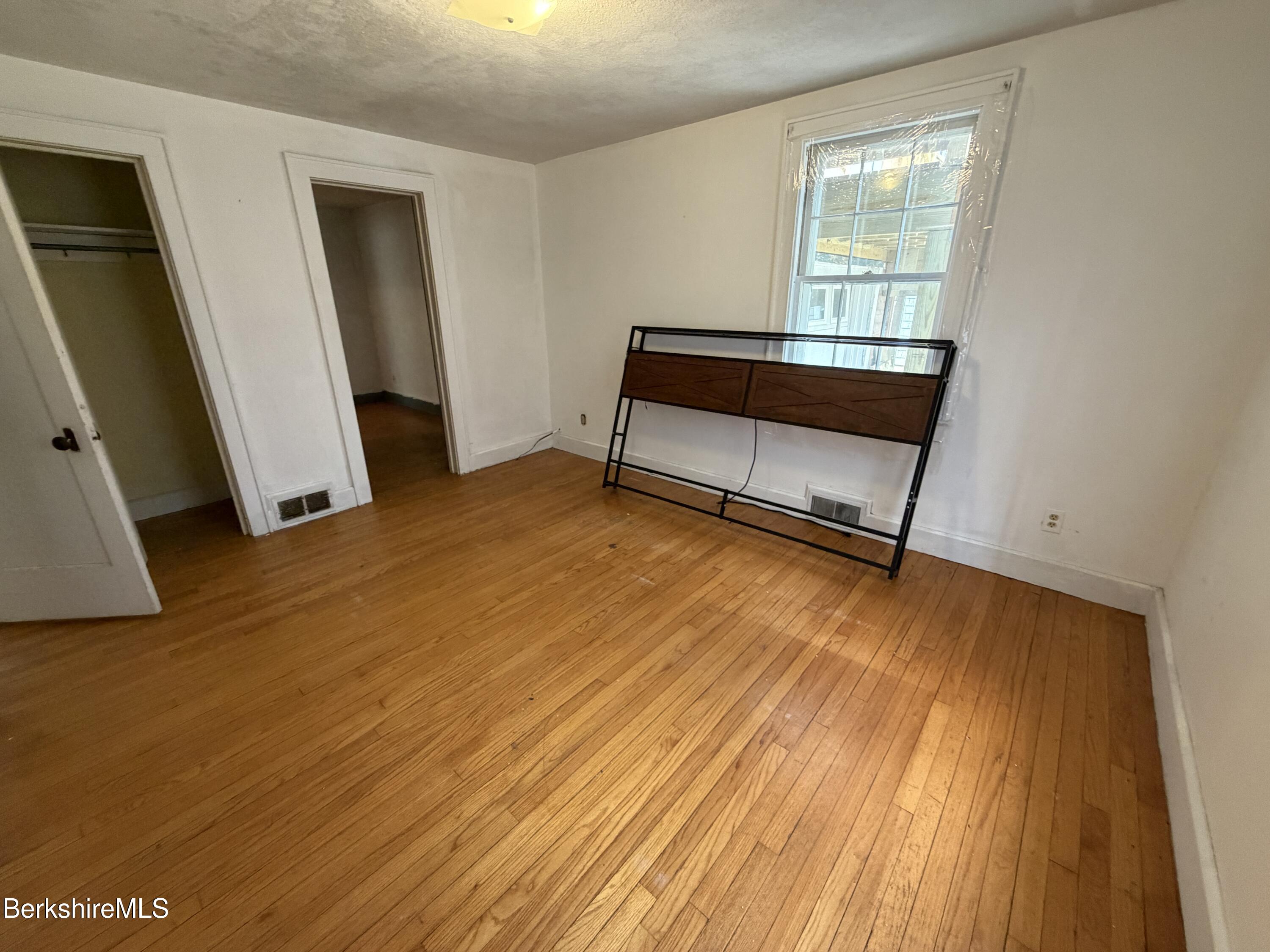 19 Upland Road Pittsfield, MA 01201 - Photo 6 of 17 IMG_0662