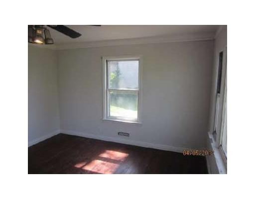 25735 Bell Road New Boston, MI 48164 - Photo 3 of 11 Photo 3