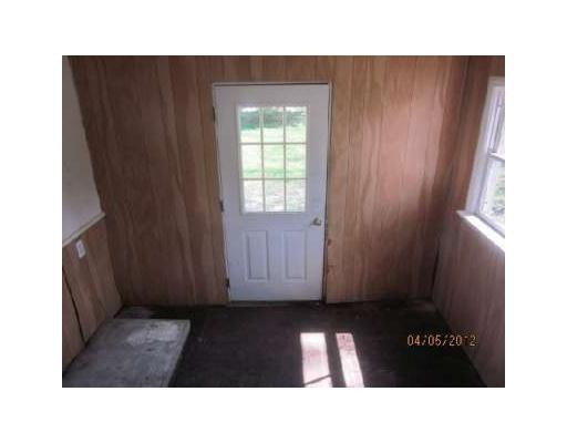 25735 Bell Road New Boston, MI 48164 - Photo 8 of 11 Photo 8