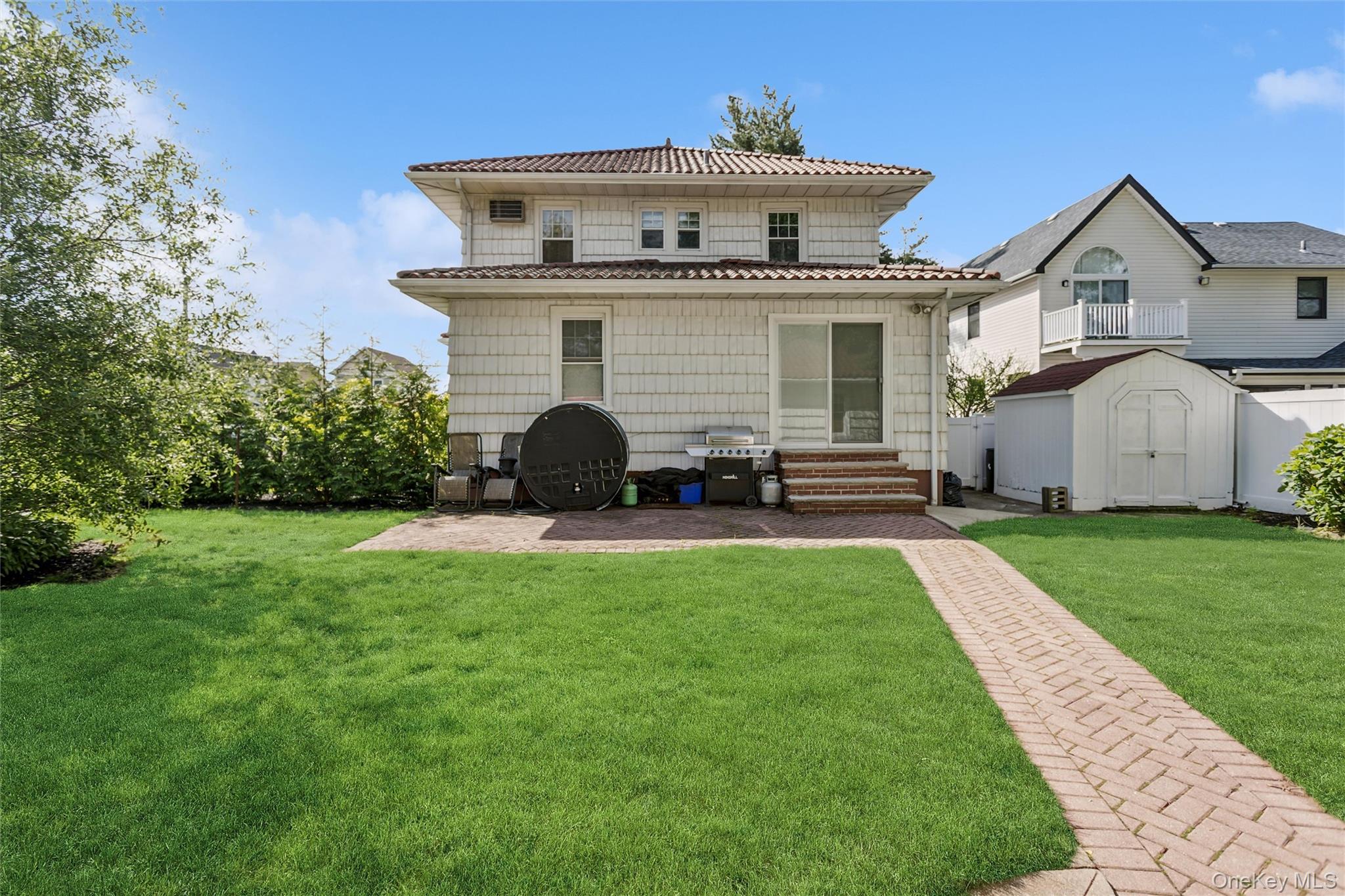 50 Roxbury Road Rockville Centre, NY 11570 - Photo 38 of 45