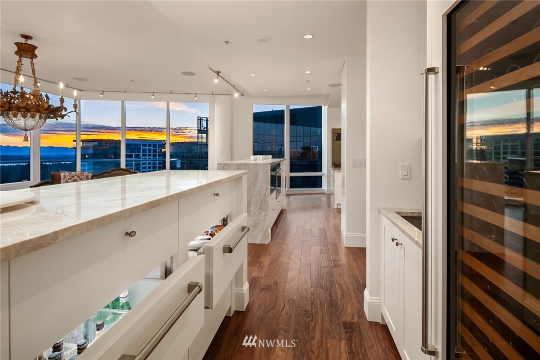 10700 Northeast 4th Street, Unit 4202 Bellevue, WA 98004 - Photo 13 of 40