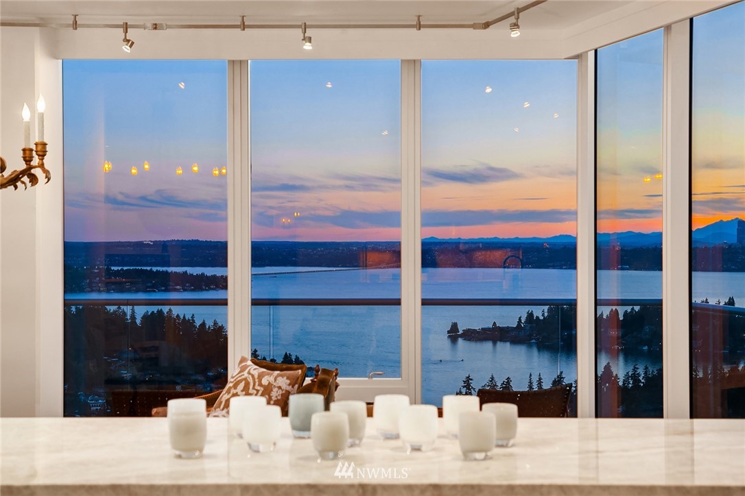 10700 Northeast 4th Street, Unit 4202 Bellevue, WA 98004 - Photo 9 of 40 a view of a living room with furniture