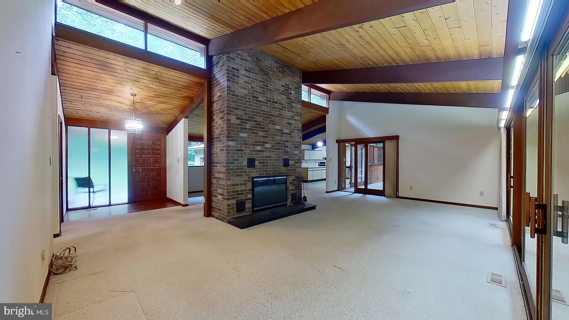 9218 Jeffery Road Great Falls, VA 22066 - Photo 12 of 40 Gallery Image 12