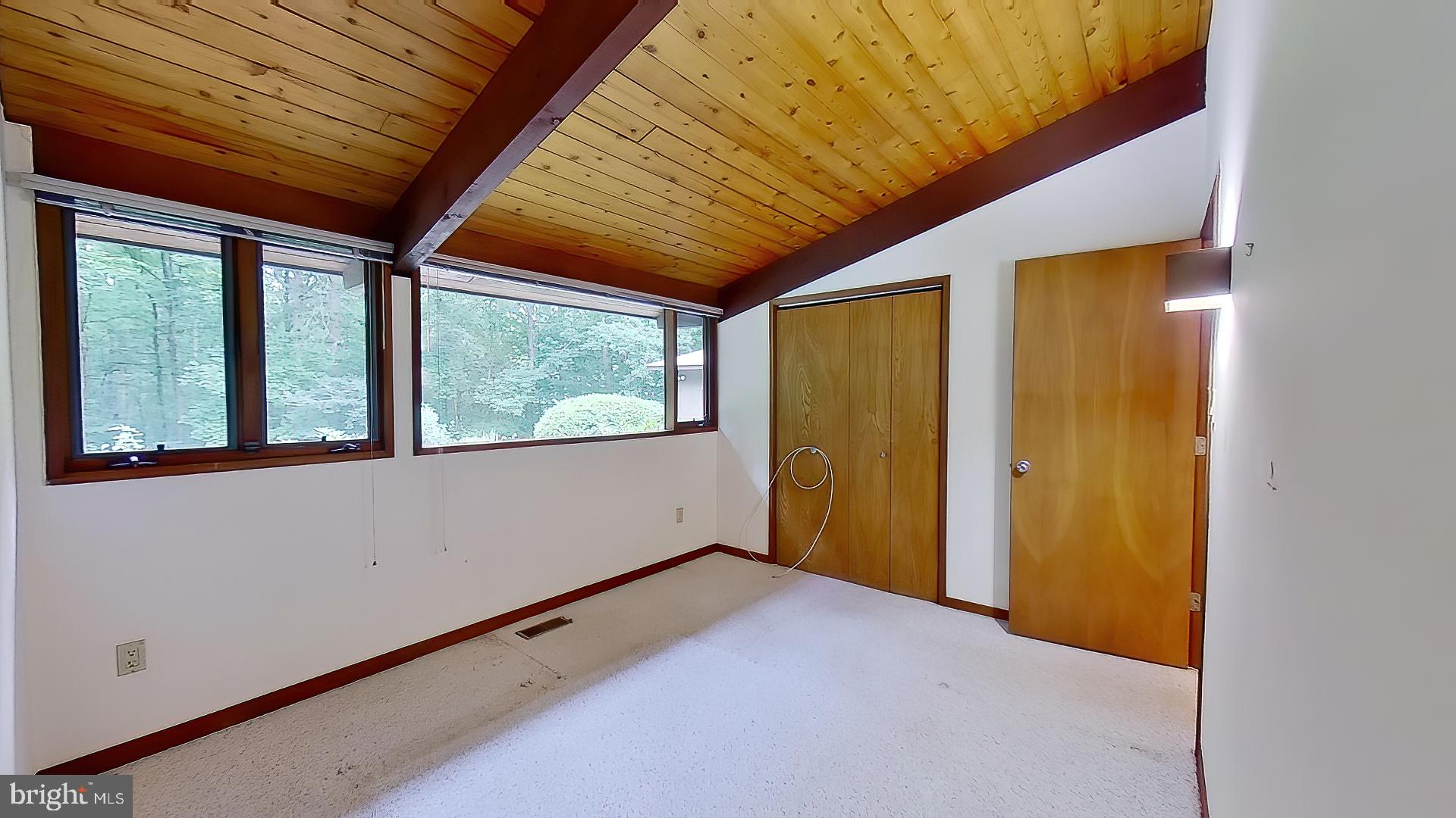 9218 Jeffery Road Great Falls, VA 22066 - Photo 17 of 40 Gallery Image 17