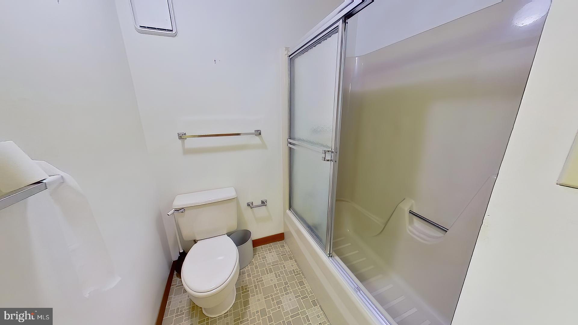 9218 Jeffery Road Great Falls, VA 22066 - Photo 21 of 40 Gallery Image 21