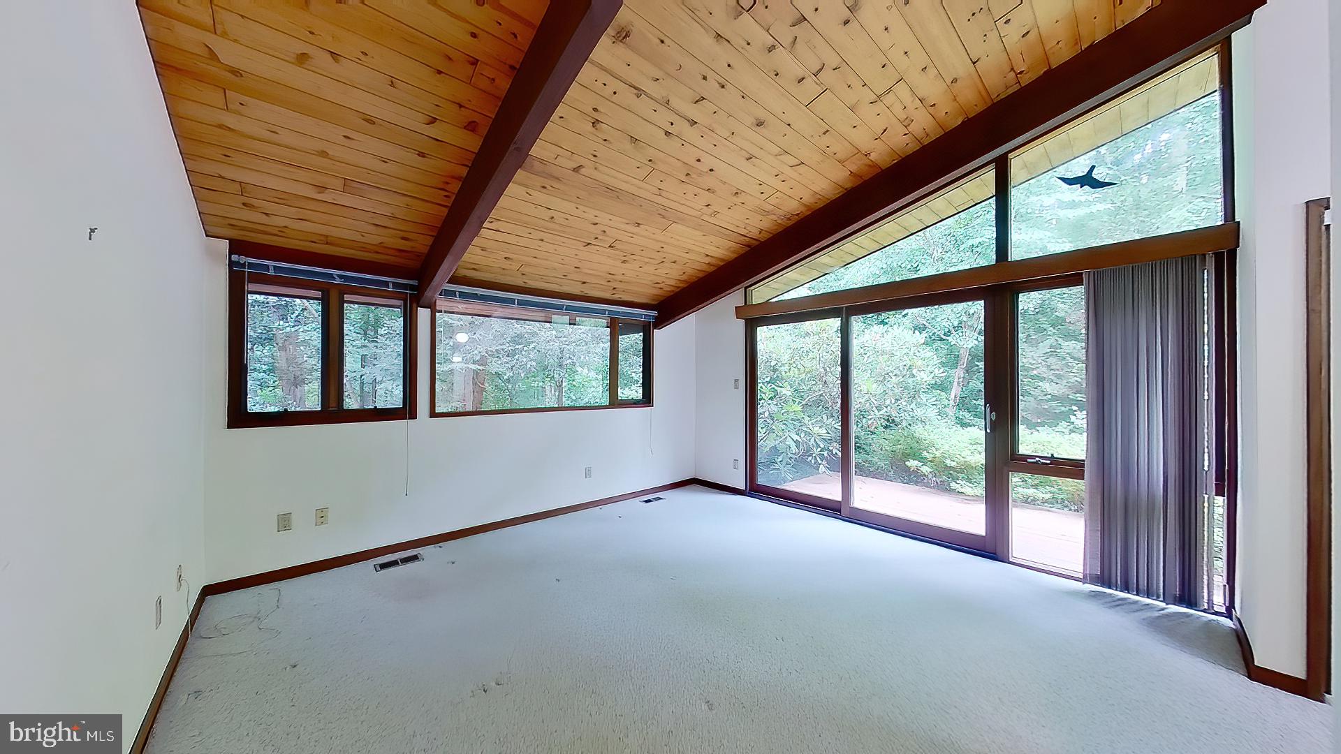 9218 Jeffery Road Great Falls, VA 22066 - Photo 22 of 40 Gallery Image 22