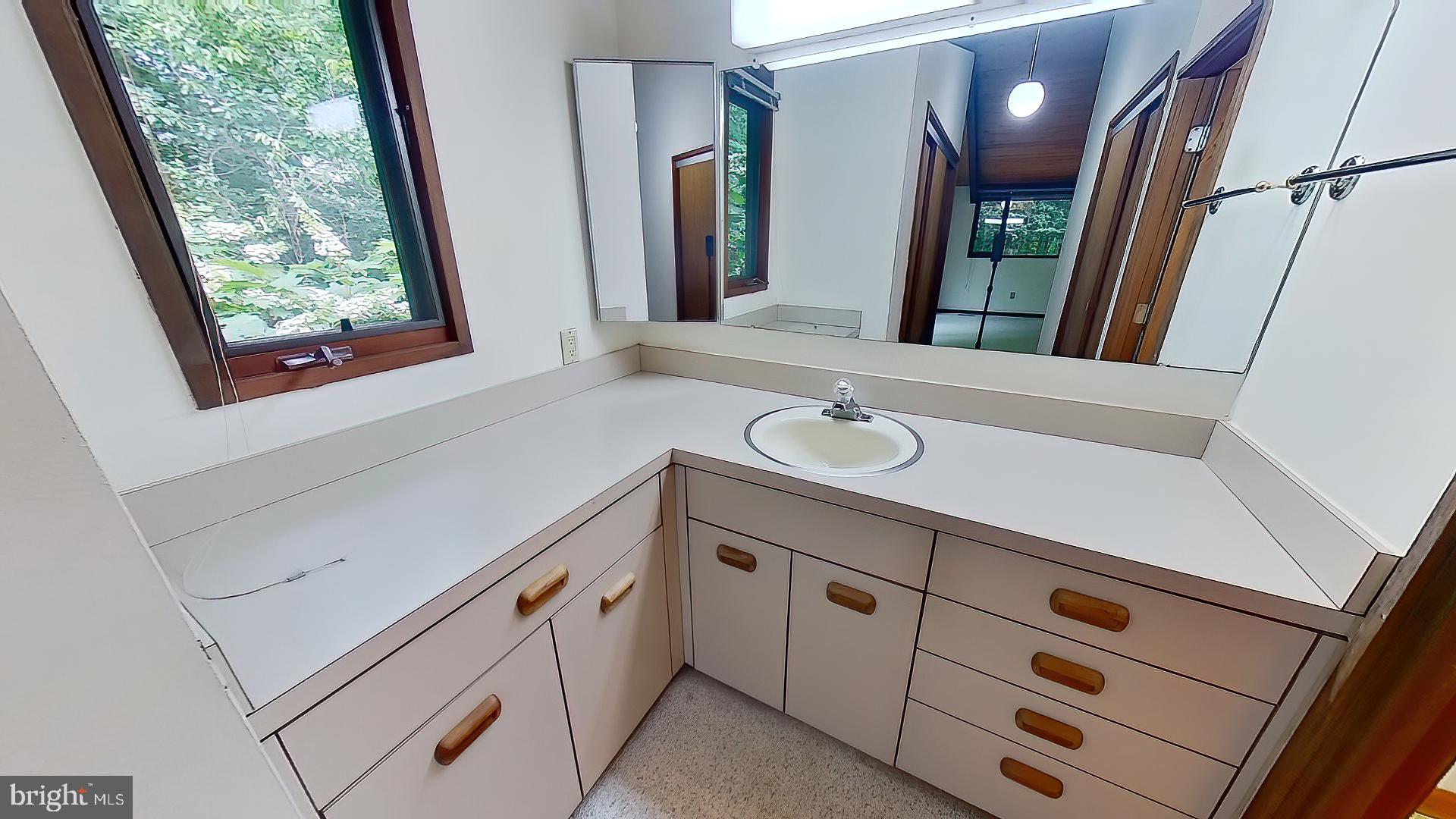 9218 Jeffery Road Great Falls, VA 22066 - Photo 26 of 40 Gallery Image 26