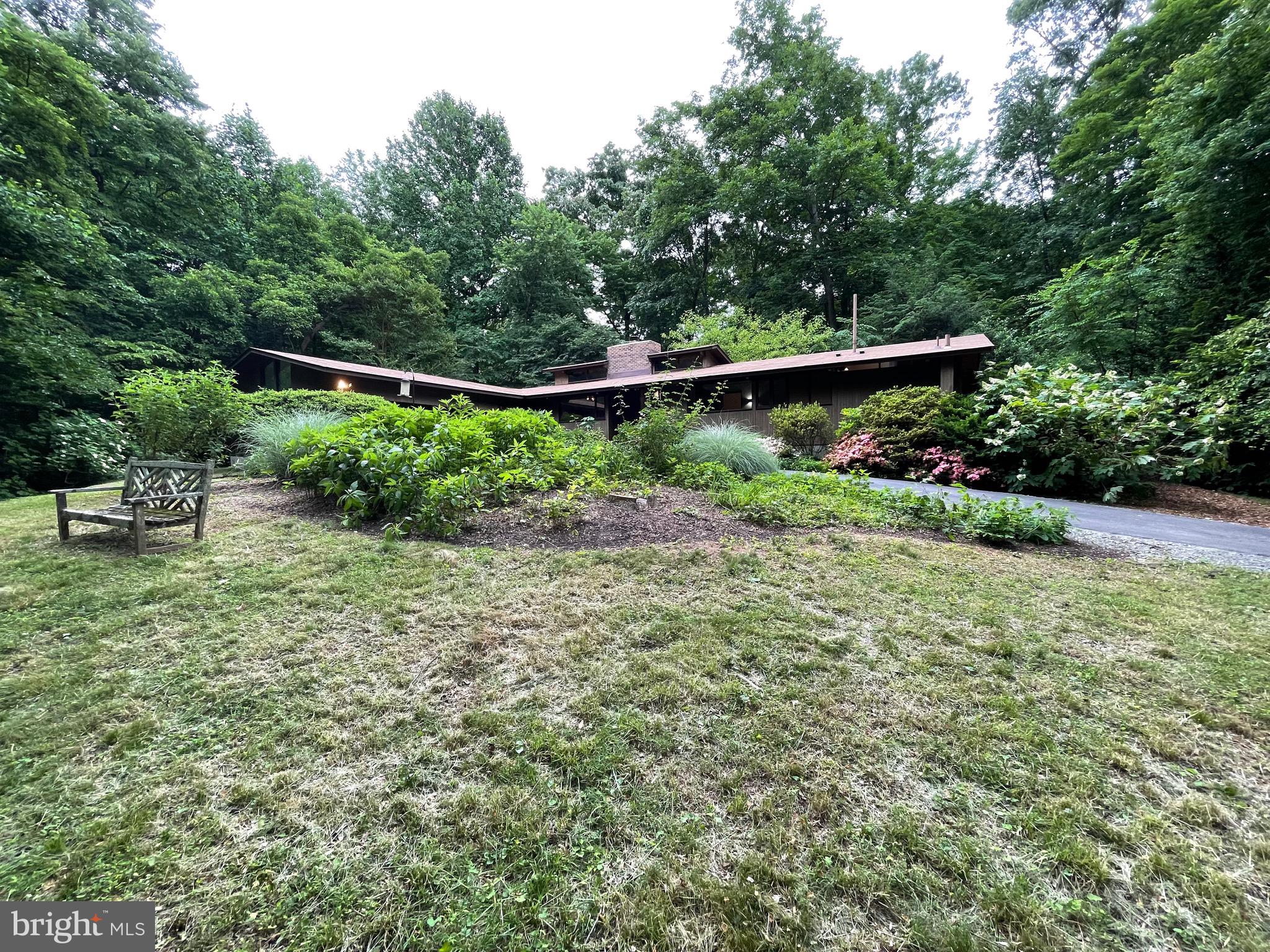 9218 Jeffery Road Great Falls, VA 22066 - Photo 7 of 40 Gallery Image 7