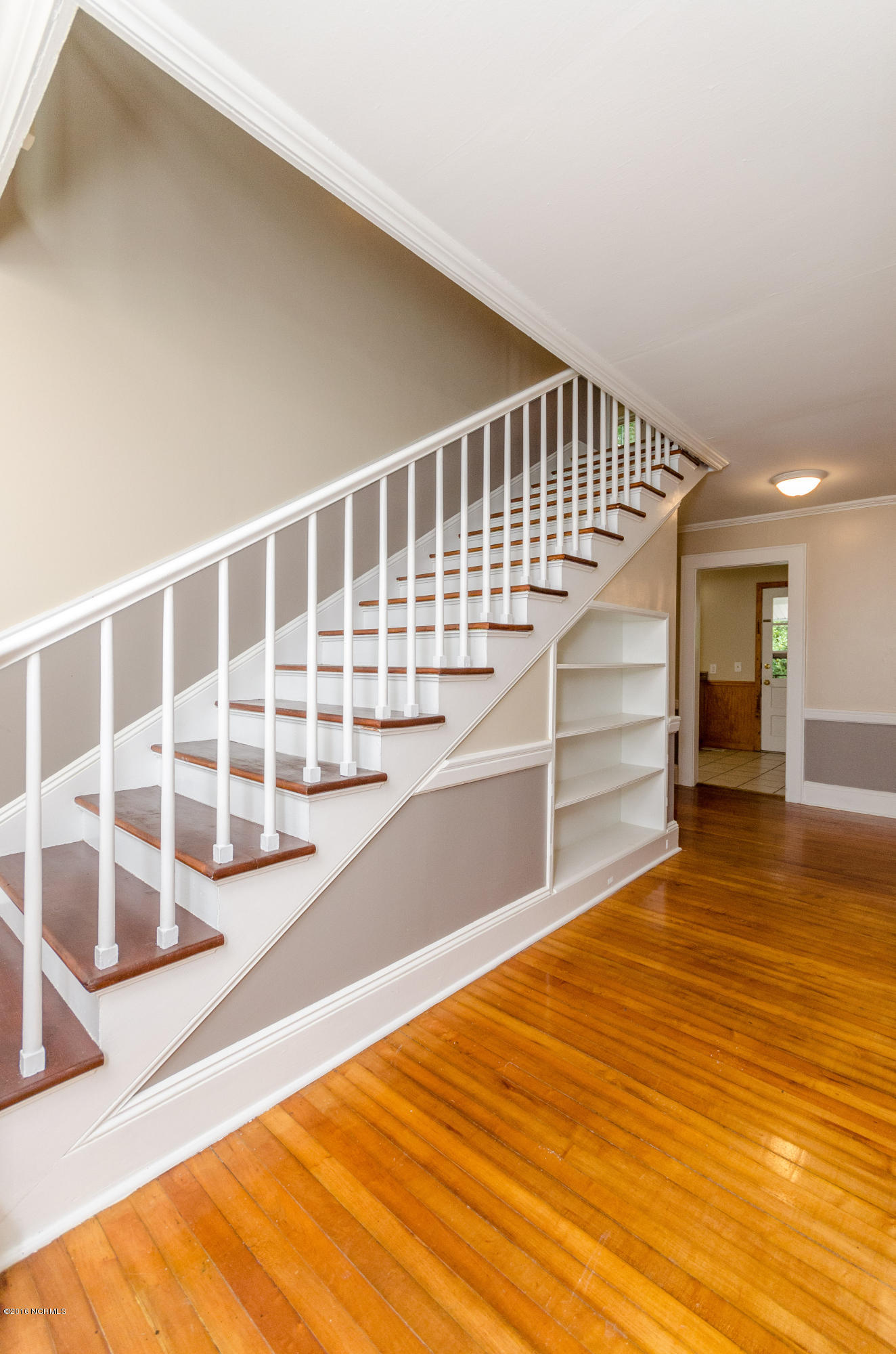 155 Starling Road Hubert, NC 28539 - Photo 13 of 40 Staircase