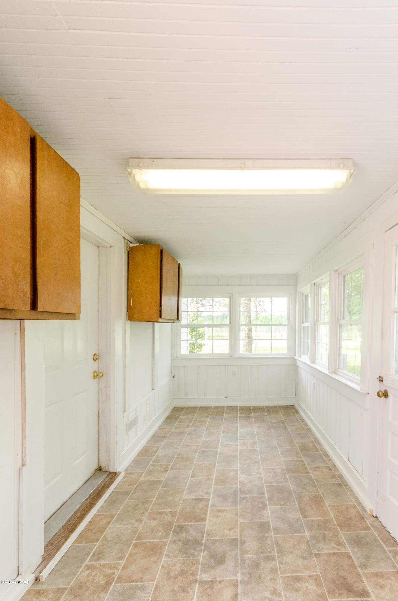155 Starling Road Hubert, NC 28539 - Photo 21 of 40 Laundry Room