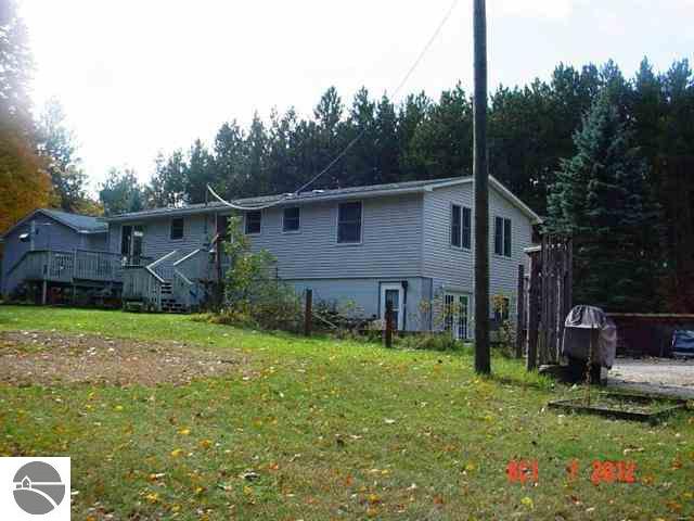 10237 Coster Road Southwest Fife Lake, MI 49633 - Photo 4 of 21 1740172-3.JPG