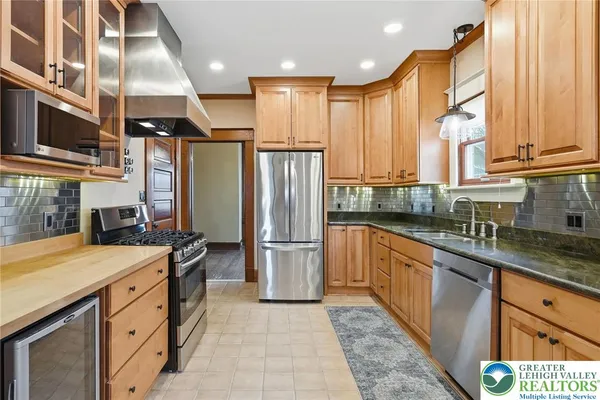 $315,000 | 802 Poplar Street, Clarks Summit, PA 18411