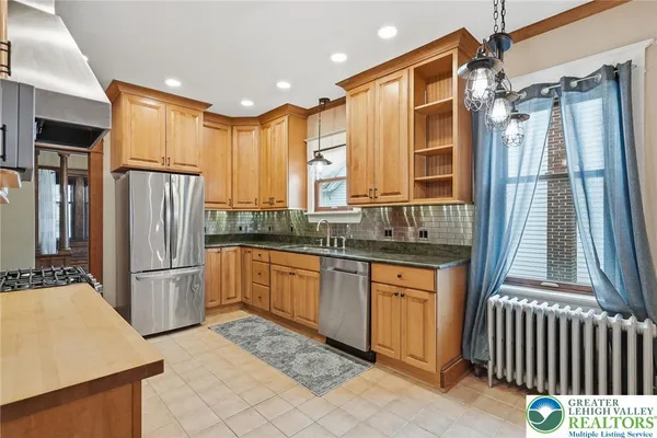 $315,000 | 802 Poplar Street, Clarks Summit, PA 18411