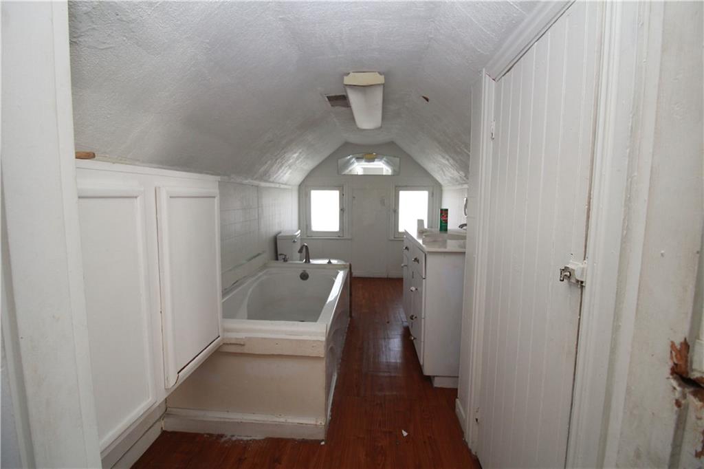 814 Etna Street McKees Rocks, PA 15136 - Photo 15 of 25