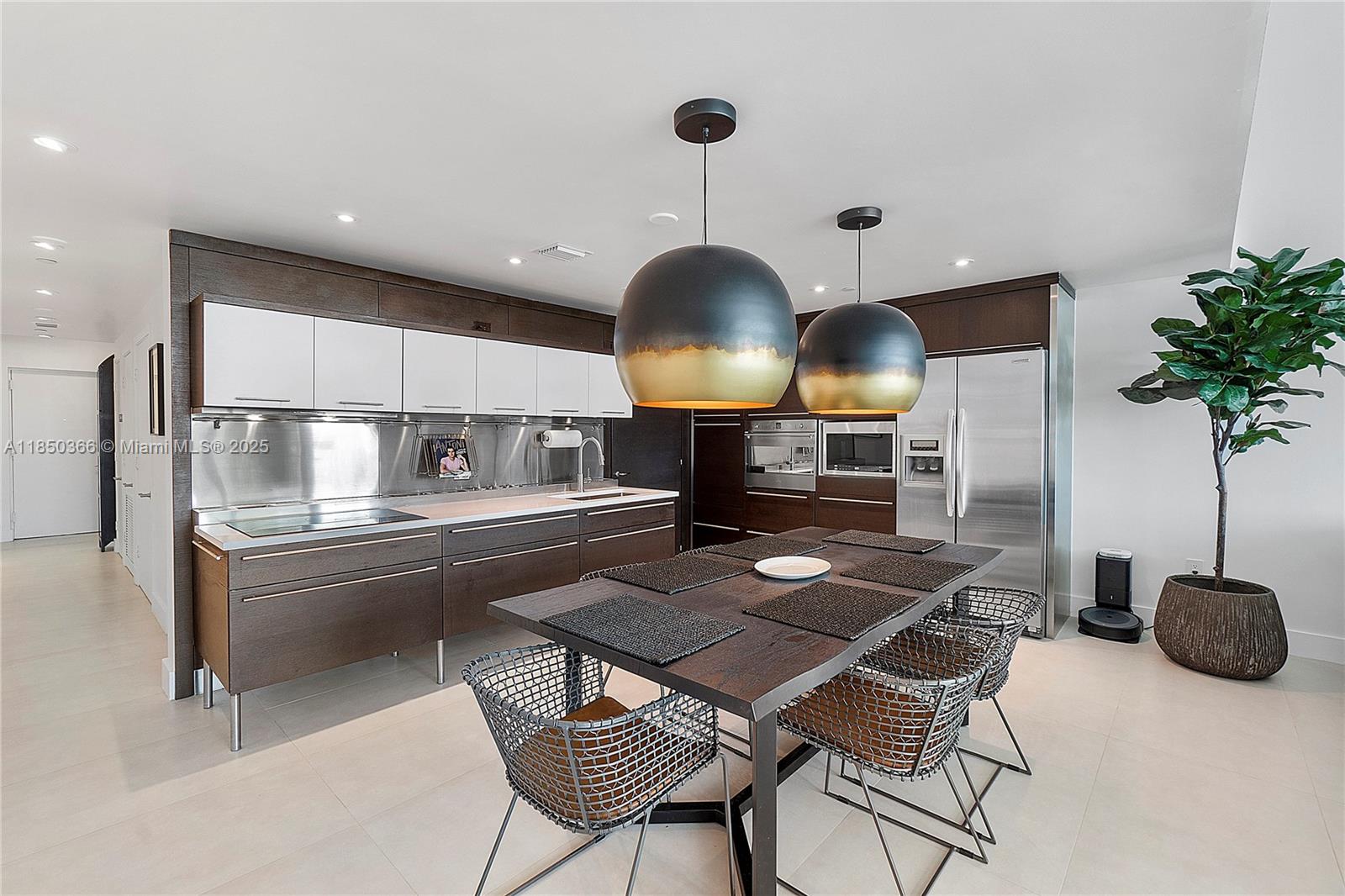 6000 Collins Avenue, Unit 527 Miami Beach, FL 33140 - Photo 12 of 39