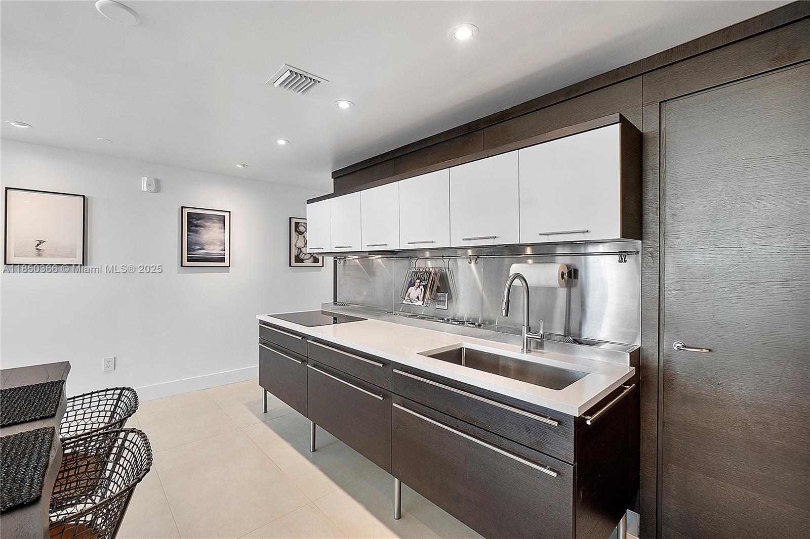 6000 Collins Avenue, Unit 527 Miami Beach, FL 33140 - Photo 14 of 39