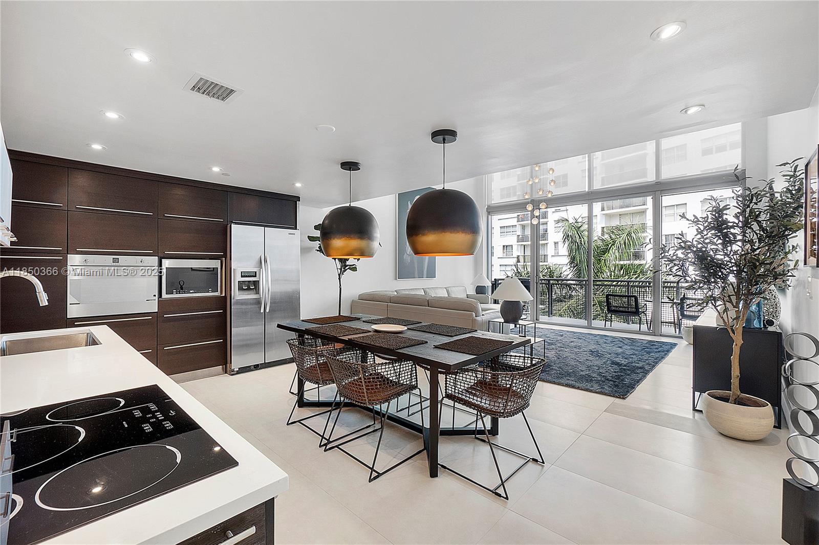 6000 Collins Avenue, Unit 527 Miami Beach, FL 33140 - Photo 18 of 39