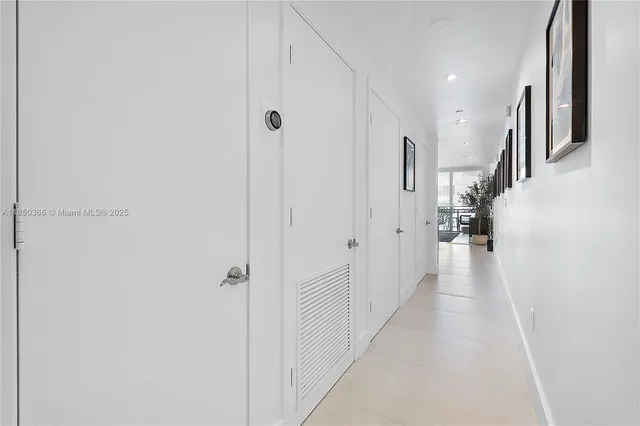 $585,000 | 6000 Collins Avenue, Unit 527, Miami Beach, FL 33140