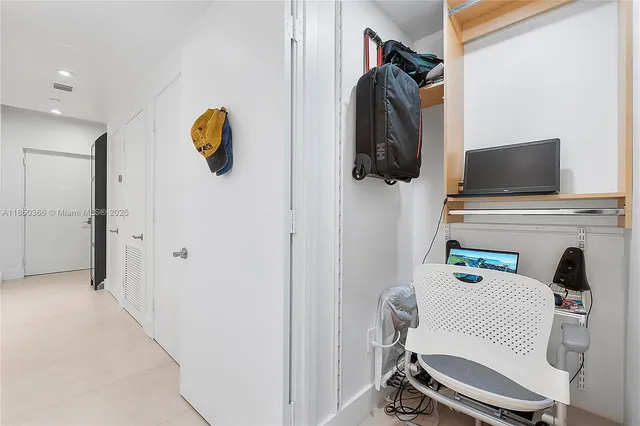 $585,000 | 6000 Collins Avenue, Unit 527, Miami Beach, FL 33140