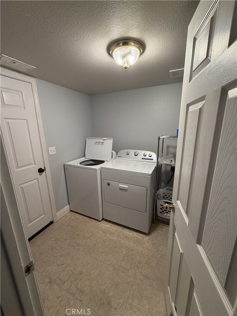 3758 Larkspur Avenue Merced, CA 95348 - Photo 17 of 39 laundry room