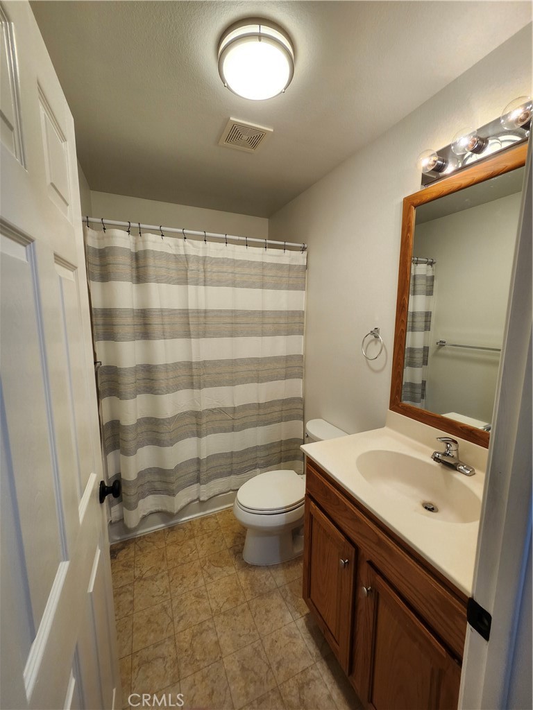 3758 Larkspur Avenue Merced, CA 95348 - Photo 38 of 39 downstairs primary bath