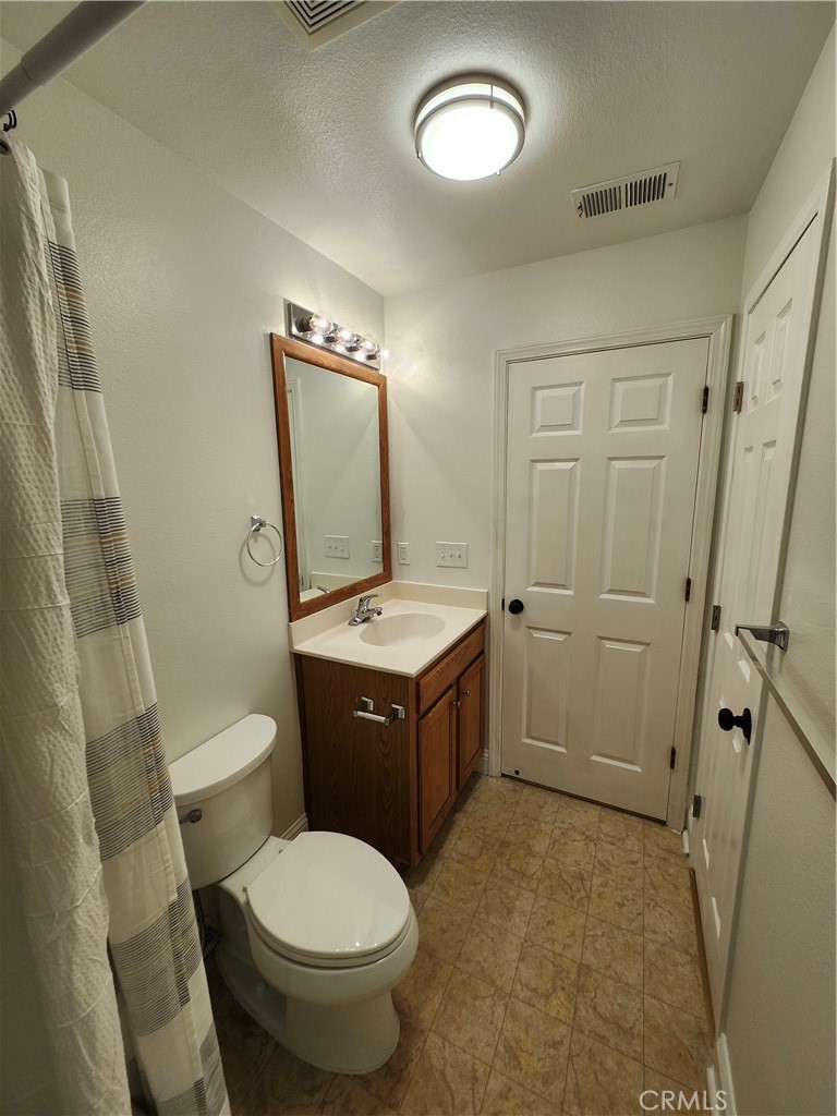 3758 Larkspur Avenue Merced, CA 95348 - Photo 39 of 39 downstairs primary bath