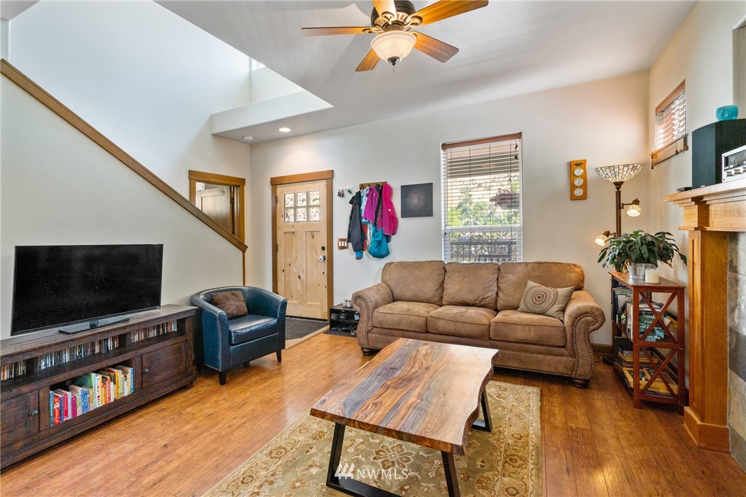 304 Riverside Drive Cashmere, WA 98815 - Photo 3 of 32 Gallery Image 3