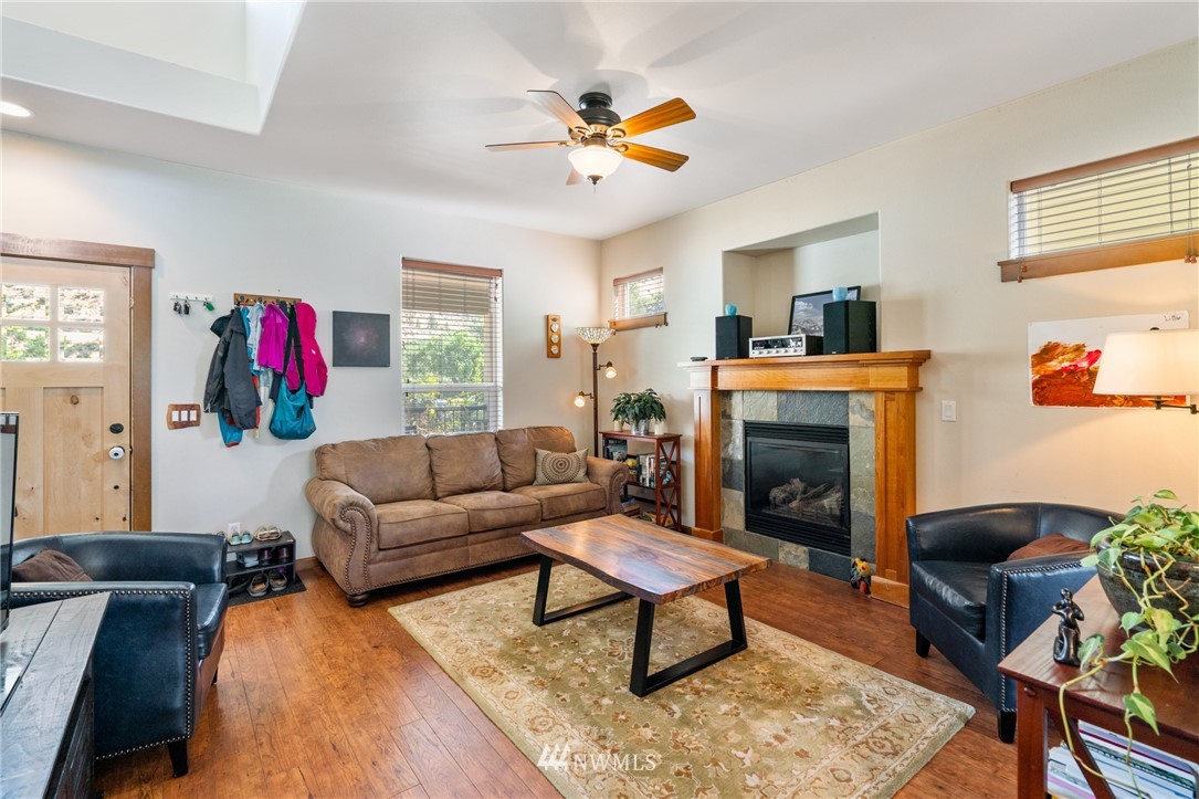 304 Riverside Drive Cashmere, WA 98815 - Photo 4 of 32 Gallery Image 4