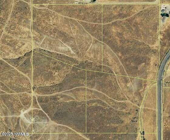 Nna Cheyne Road Zillah, WA 98953 - Photo 3 of 3 a bathroom with a shower