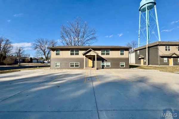 $1,100 | 307 North Nebraska Street, Unit C, Marine, IL 62061