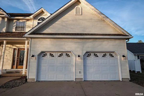 $345,000 | 5 Pheasant Lane, Pittsfield, IL 62363