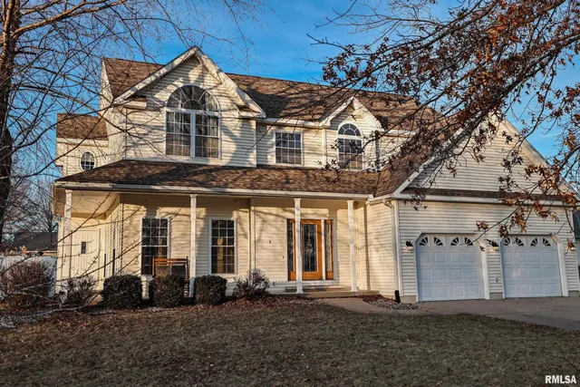 $395,000 | 5 Pheasant Lane, Pittsfield, IL 62363