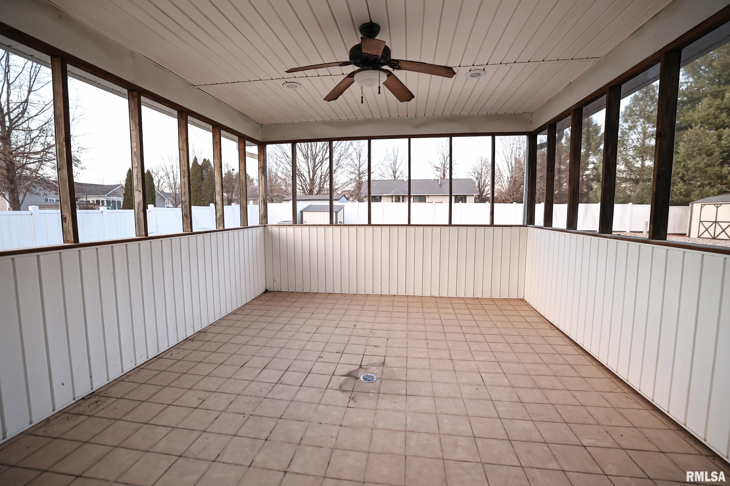 5 Pheasant Lane Pittsfield, IL 62363 - Photo 31 of 74